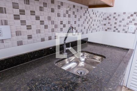 Cozinha de apartamento à venda com 2 quartos, 42m² em Jardim Coimbra, São Paulo