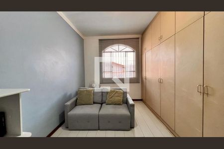 Casa à venda com 258m², 4 quartos e 2 vagas Casa à venda com 258m², 4 quartos e 2 vagasquarto 3