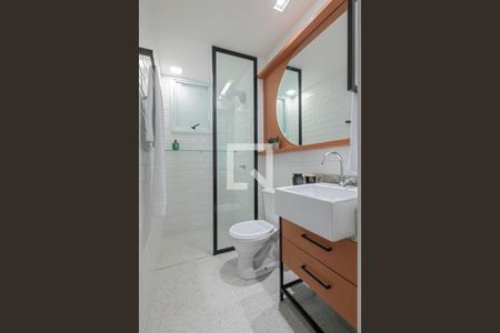 Banheiro de apartamento à venda com 2 quartos, 58m² em Nova Suíça, Belo Horizonte