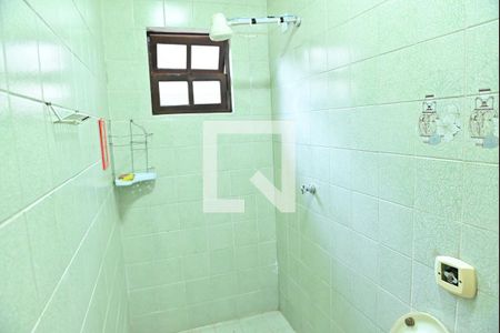 Banheiro suite de casa para alugar com 2 quartos, 150m² em Maracanã, Praia Grande