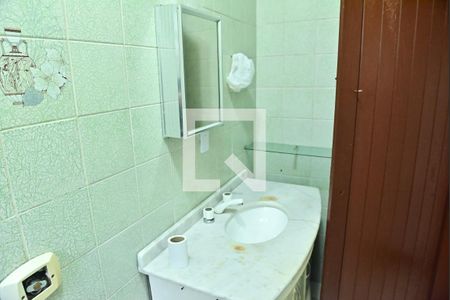Banheiro suite de casa para alugar com 2 quartos, 150m² em Maracanã, Praia Grande