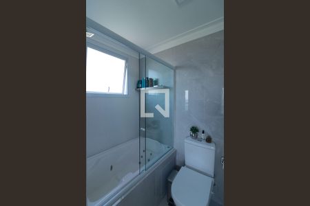 Banheiro da Suíte de apartamento para alugar com 4 quartos, 135m² em Parque Esplanada, Embu das Artes