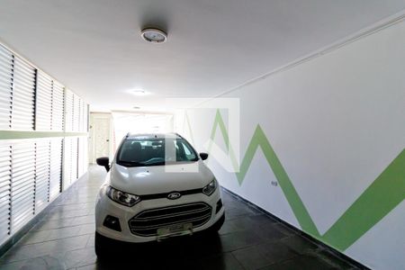 Casa à venda com 260m², 4 quartos e 4 vagas Casa à venda com 260m², 4 quartos e 4 vagasGaragem