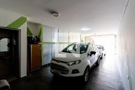Casa à venda com 260m², 4 quartos e 4 vagas Casa à venda com 260m², 4 quartos e 4 vagasGaragem