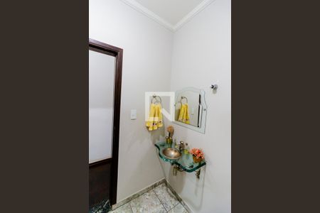 Casa à venda com 260m², 4 quartos e 4 vagas Casa à venda com 260m², 4 quartos e 4 vagasLavabo