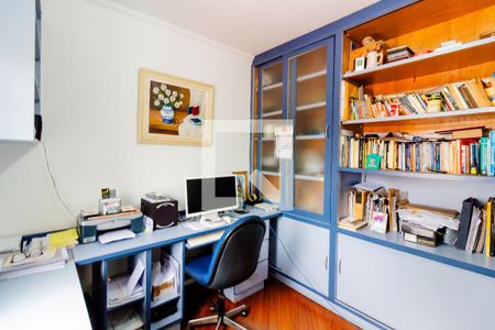 Casa à venda com 260m², 4 quartos e 4 vagas Casa à venda com 260m², 4 quartos e 4 vagasQuarto 4