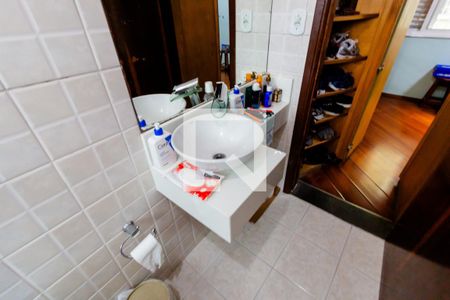 Casa à venda com 260m², 4 quartos e 4 vagas Casa à venda com 260m², 4 quartos e 4 vagasBanheiro