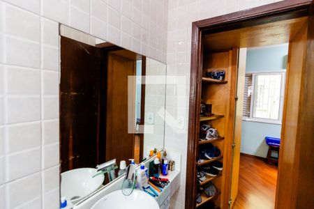 Casa à venda com 260m², 4 quartos e 4 vagas Casa à venda com 260m², 4 quartos e 4 vagasBanheiro