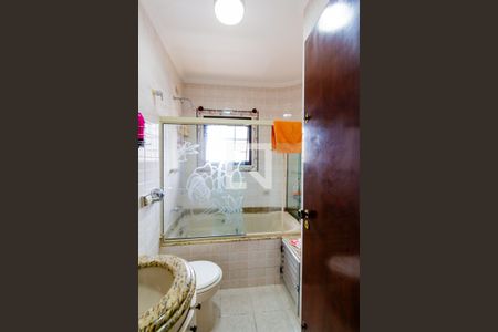 Casa à venda com 260m², 4 quartos e 4 vagas Casa à venda com 260m², 4 quartos e 4 vagasBanheiro