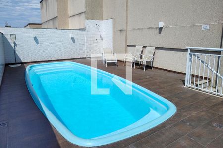 Apartamento à venda com 60m², 2 quartos e sem vagaÁrea comum - Piscina