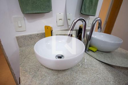 Apartamento à venda com 60m², 2 quartos e sem vagaBanheiro Social