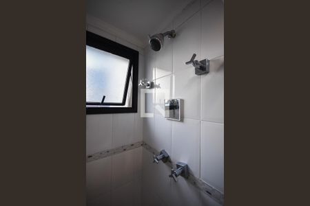 Apartamento para alugar com 84m², 2 quartos e 2 vagas Apartamento para alugar com 84m², 2 quartos e 2 vagasChuveiro do Banheiro da Suíte