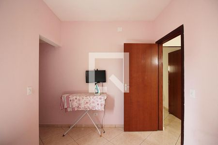 Casa à venda com 219m², 3 quartos e 4 vagasQuarto 2