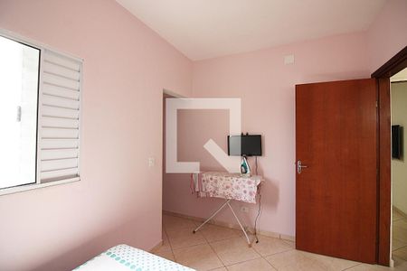 Casa à venda com 219m², 3 quartos e 4 vagasQuarto 2