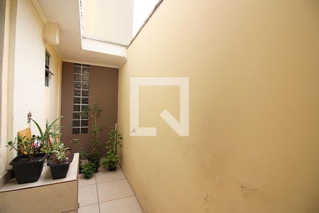 Casa à venda com 219m², 3 quartos e 4 vagasCorredor