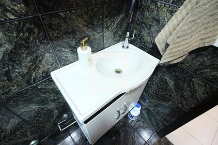 Casa à venda com 219m², 3 quartos e 4 vagasBanheiro Social 2