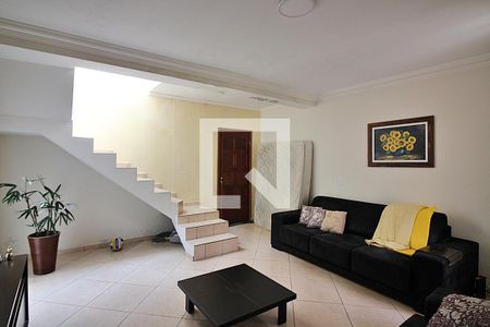 Casa à venda com 219m², 3 quartos e 4 vagasSala