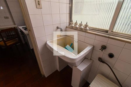 Apartamento para alugar com 96m², 2 quartos e sem vagaBanheiro de Serviço