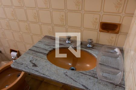 Banheiro de apartamento à venda com 1 quarto, 60m² em Centro, Campinas