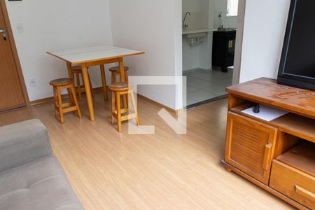Sala de apartamento para alugar com 2 quartos, 45m² em Guaratiba, Rio de Janeiro