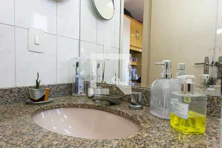 Apartamento à venda com 77m², 3 quartos e 2 vagasBanheiro Social