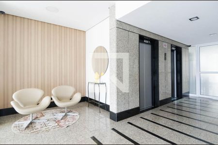 Apartamento à venda com 93m², 3 quartos e 2 vagasHall social