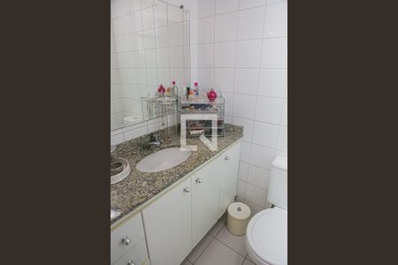 Apartamento à venda com 93m², 3 quartos e 2 vagas Apartamento à venda com 93m², 3 quartos e 2 vagasBanheiro da Suíte