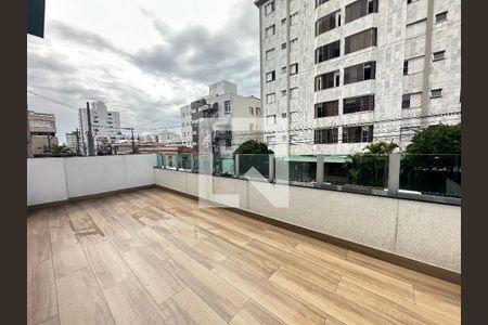 Casa à venda com 290m², 4 quartos e 2 vagasVaranda