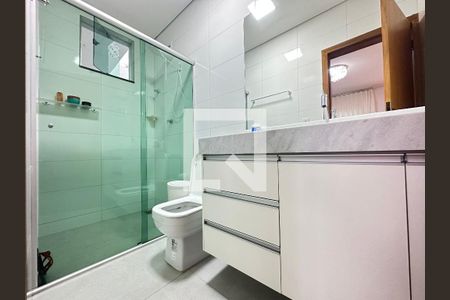 Casa à venda com 290m², 4 quartos e 2 vagasBanheiro