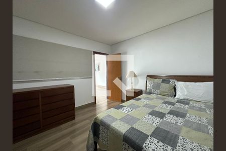 Casa à venda com 290m², 4 quartos e 2 vagasQuarto 5