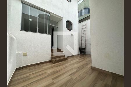 Casa à venda com 290m², 4 quartos e 2 vagasVaranda