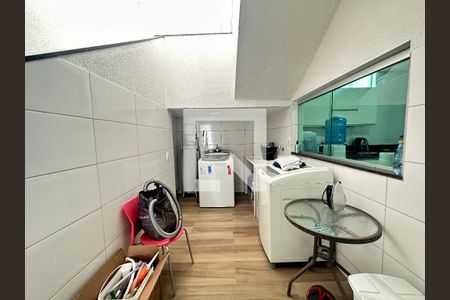 Casa à venda com 290m², 4 quartos e 2 vagasÁrea de Serviço