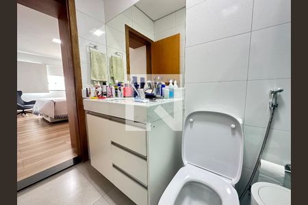 Casa à venda com 290m², 4 quartos e 2 vagasBanheiro