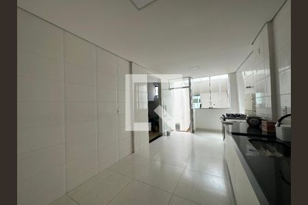 Casa à venda com 290m², 4 quartos e 2 vagasCozinha 2