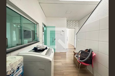 Casa à venda com 290m², 4 quartos e 2 vagasÁrea de Serviço