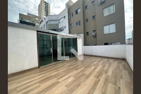 Casa à venda com 290m², 4 quartos e 2 vagasVaranda