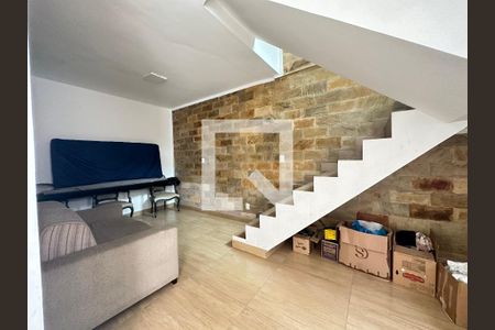 Casa à venda com 290m², 4 quartos e 2 vagasSala 2