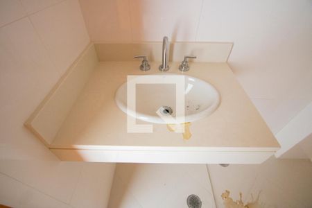 Apartamento à venda com 256m², 5 quartos e 6 vagasBanheiro do quarto 4