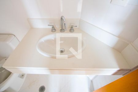 Apartamento à venda com 256m², 5 quartos e 6 vagasBanheiro do quarto 3