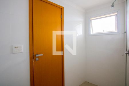 Apartamento à venda com 256m², 5 quartos e 6 vagasBanheiro do quarto 2
