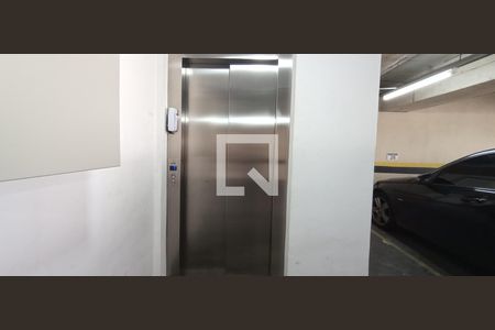 Apartamento para alugar com 60m², 2 quartos e 1 vaga Apartamento para alugar com 60m², 2 quartos e 1 vagaElevador