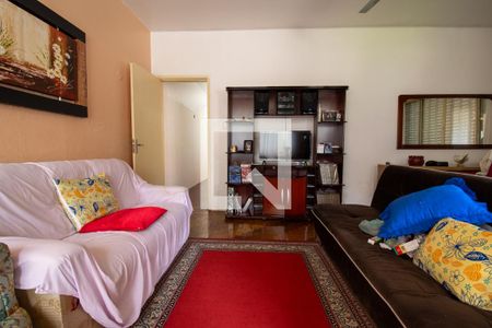 Sala de casa à venda com 2 quartos, 324m² em Chácara das Pedras, Porto Alegre