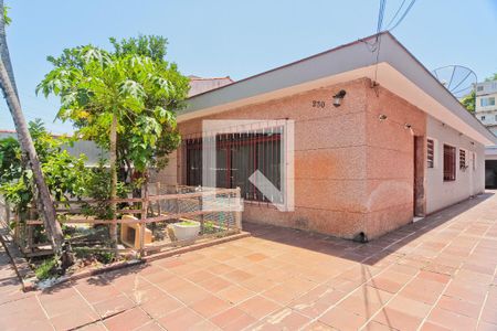 Casa à venda com 14m², 3 quartos e 4 vagasÁrea externa