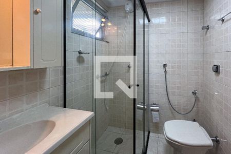 Banheiro de apartamento para alugar com 1 quarto, 42m² em Moema, São Paulo