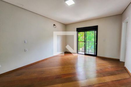 Casa à venda com 220m², 3 quartos e 3 vagasSuíte