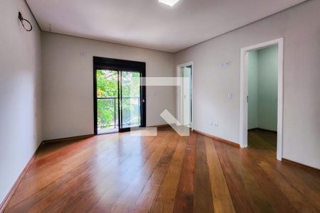 Casa à venda com 220m², 3 quartos e 3 vagasSuíte