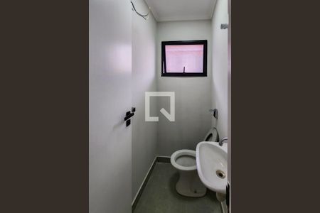 Casa à venda com 220m², 3 quartos e 3 vagasBanheiro de de Serviço