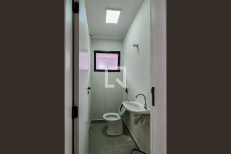 Casa à venda com 220m², 3 quartos e 3 vagasBanheiro de de Serviço