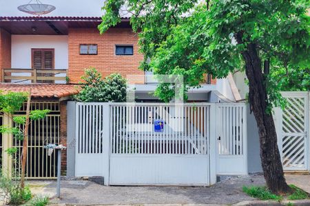 Casa à venda com 220m², 3 quartos e 3 vagasFachada