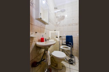 Casa para alugar com 90m², 2 quartos e 2 vagasBanheiro Social 2